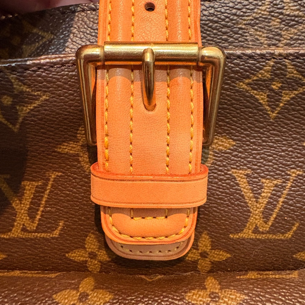 Louis Vuitton Monogram Canvas Shoulder Bag with Tan Leather Straps - Picture 4 of 16